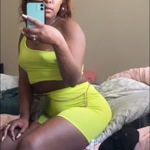 Bright biker shorts set